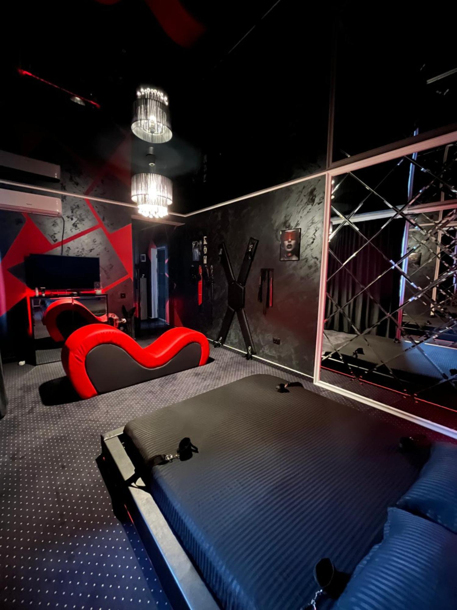 Adult Only Fantasy Room Букурещ Екстериор снимка